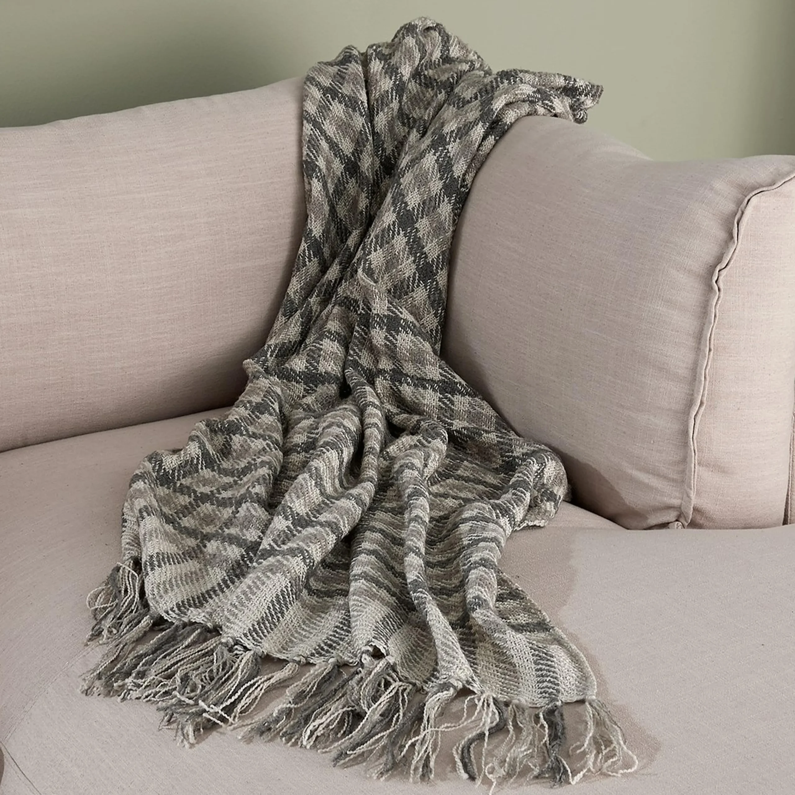 Suzanne Plaid Throw