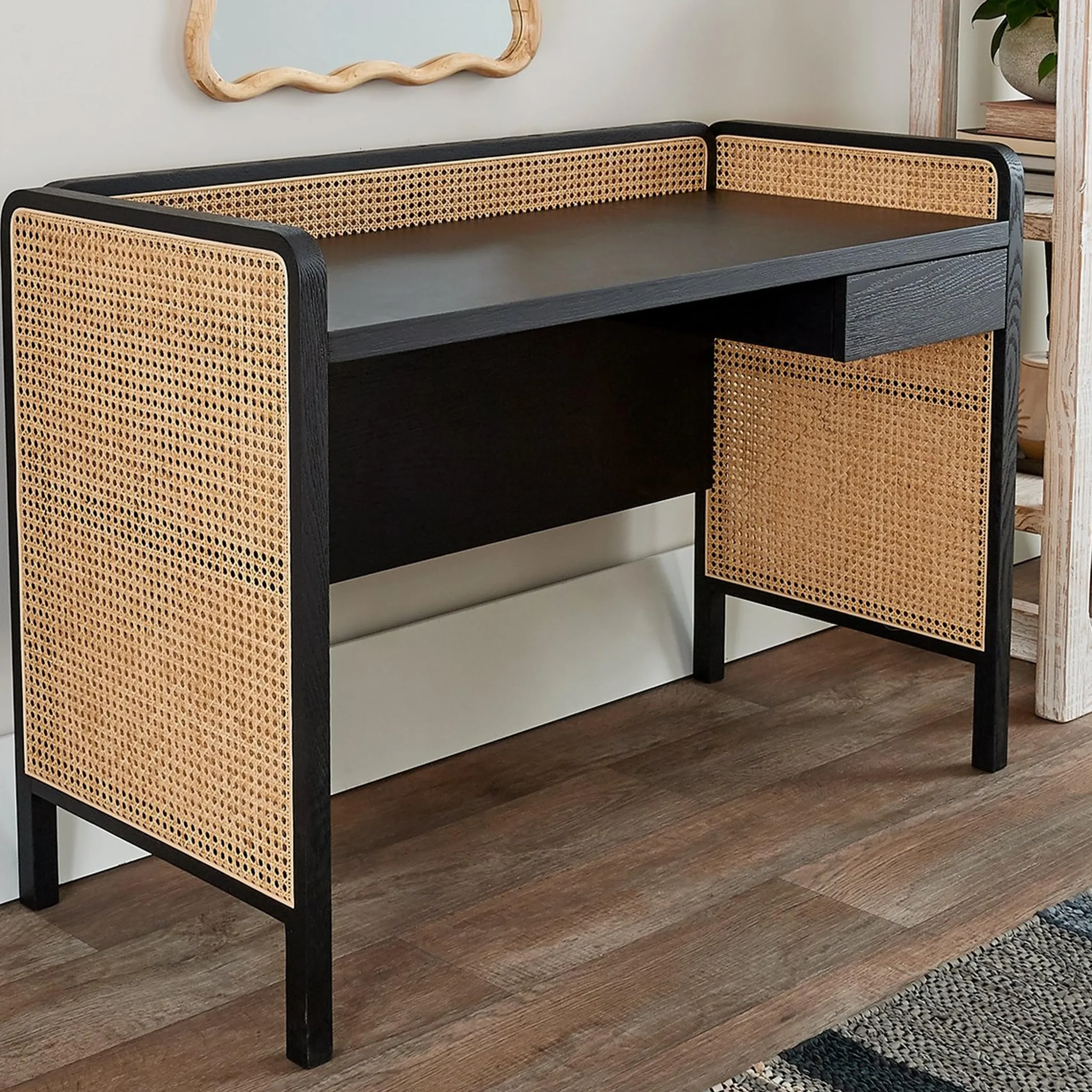 Tabitha Desk