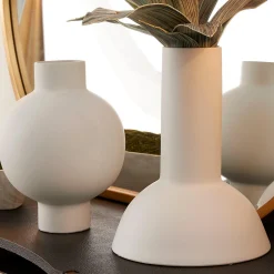 Tara Vase