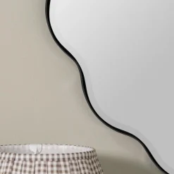 Taraji Mirror