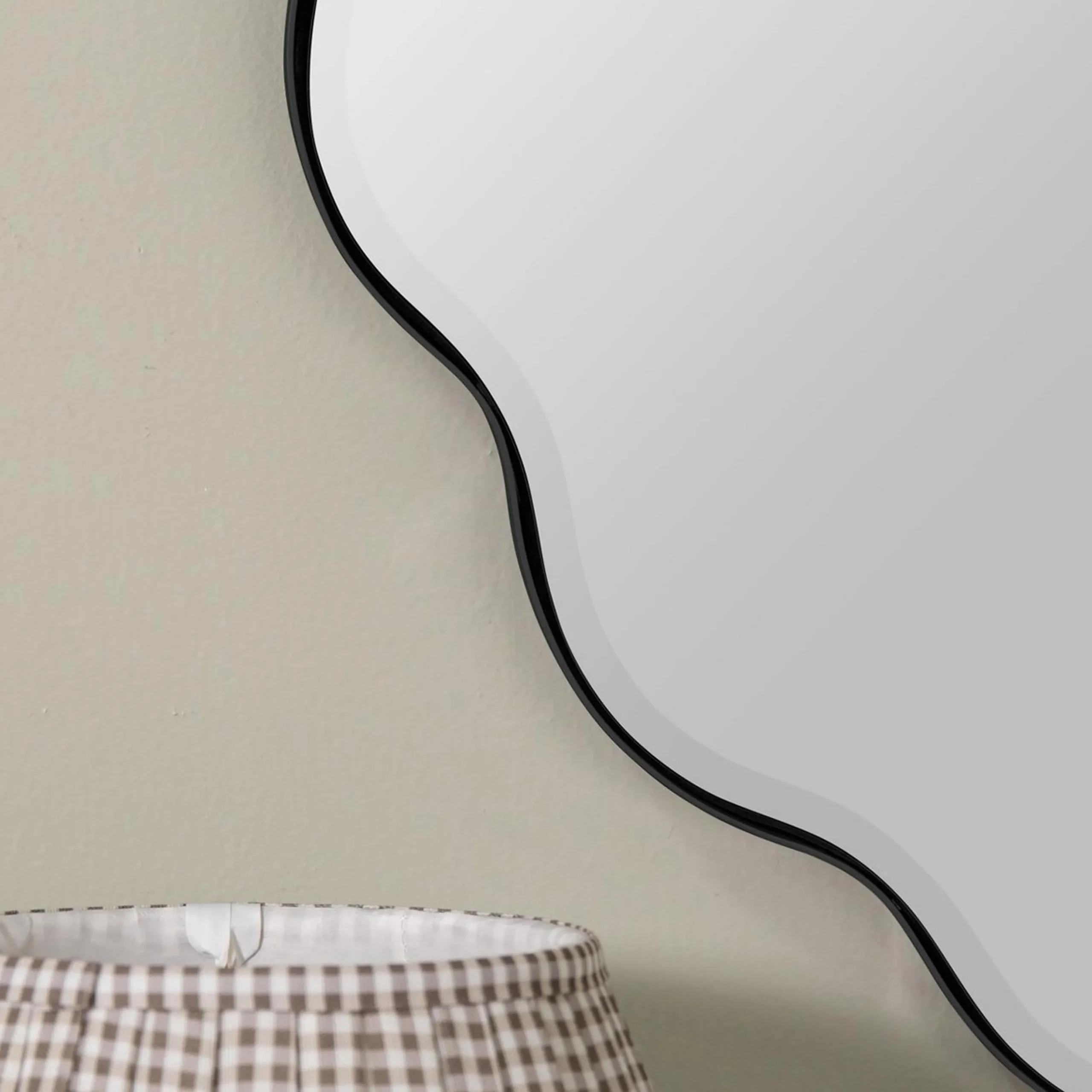 Taraji Mirror