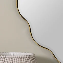 Taraji Mirror