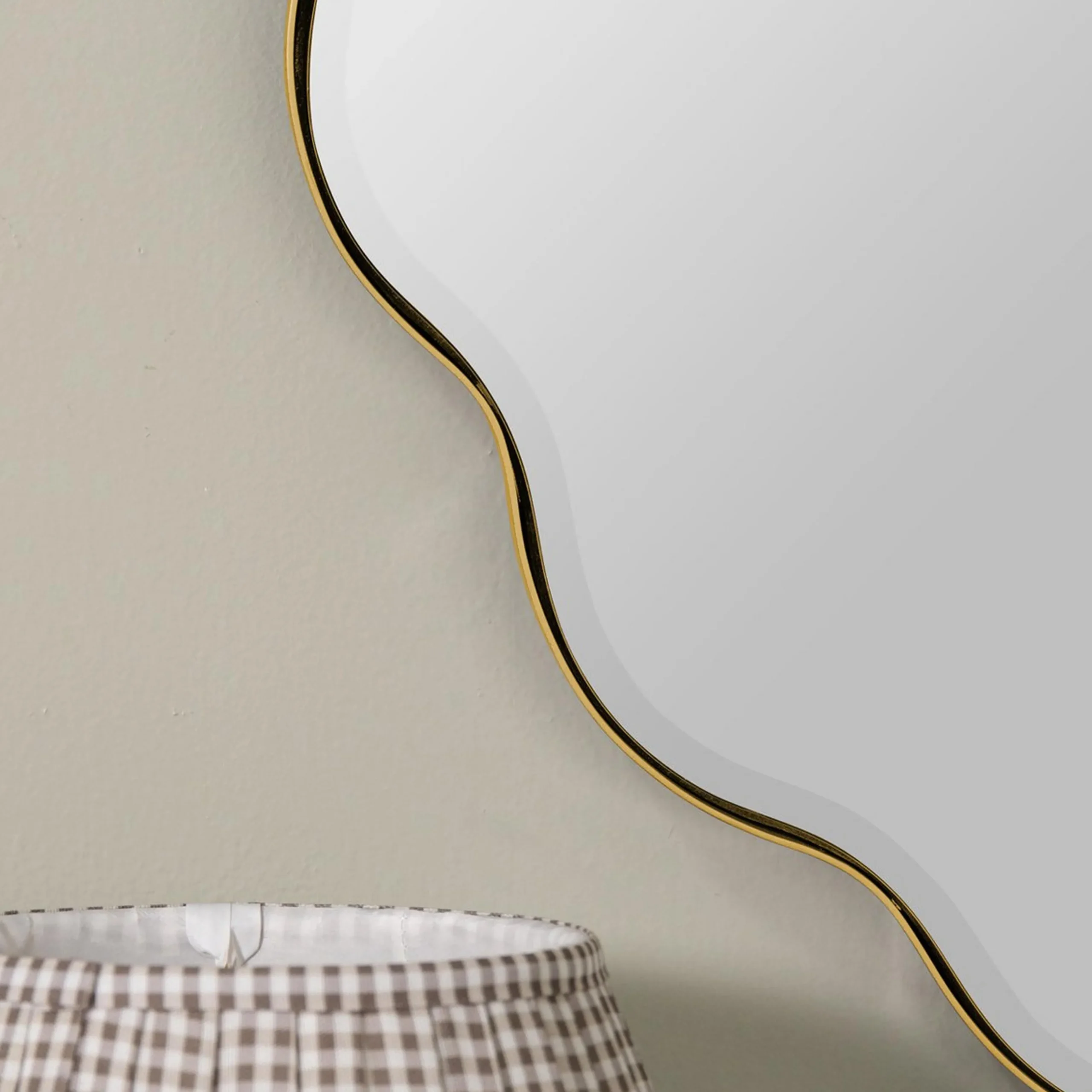 Taraji Mirror