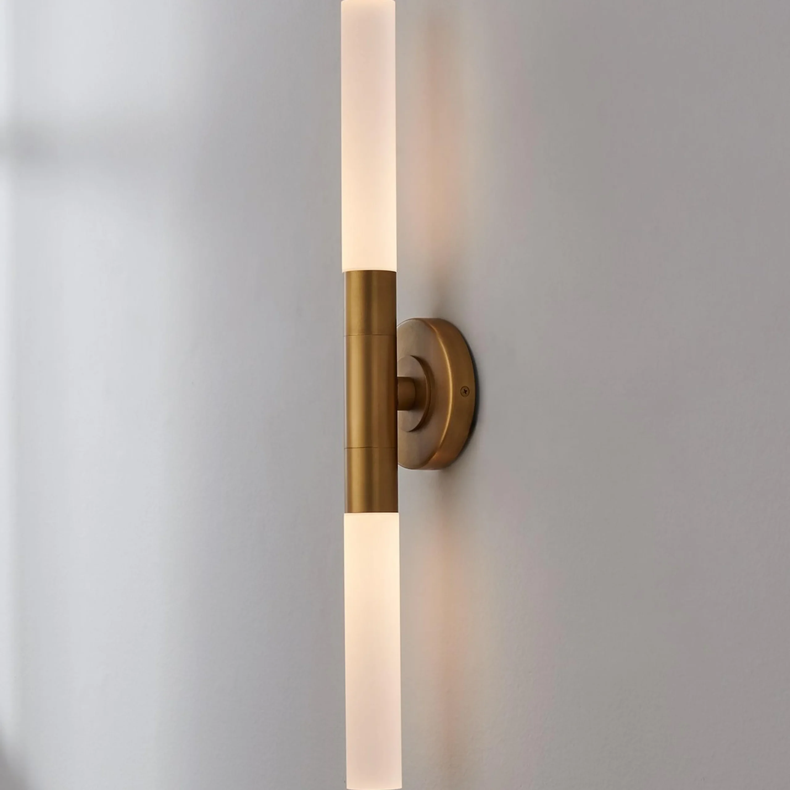 Thadeo Double Sconce