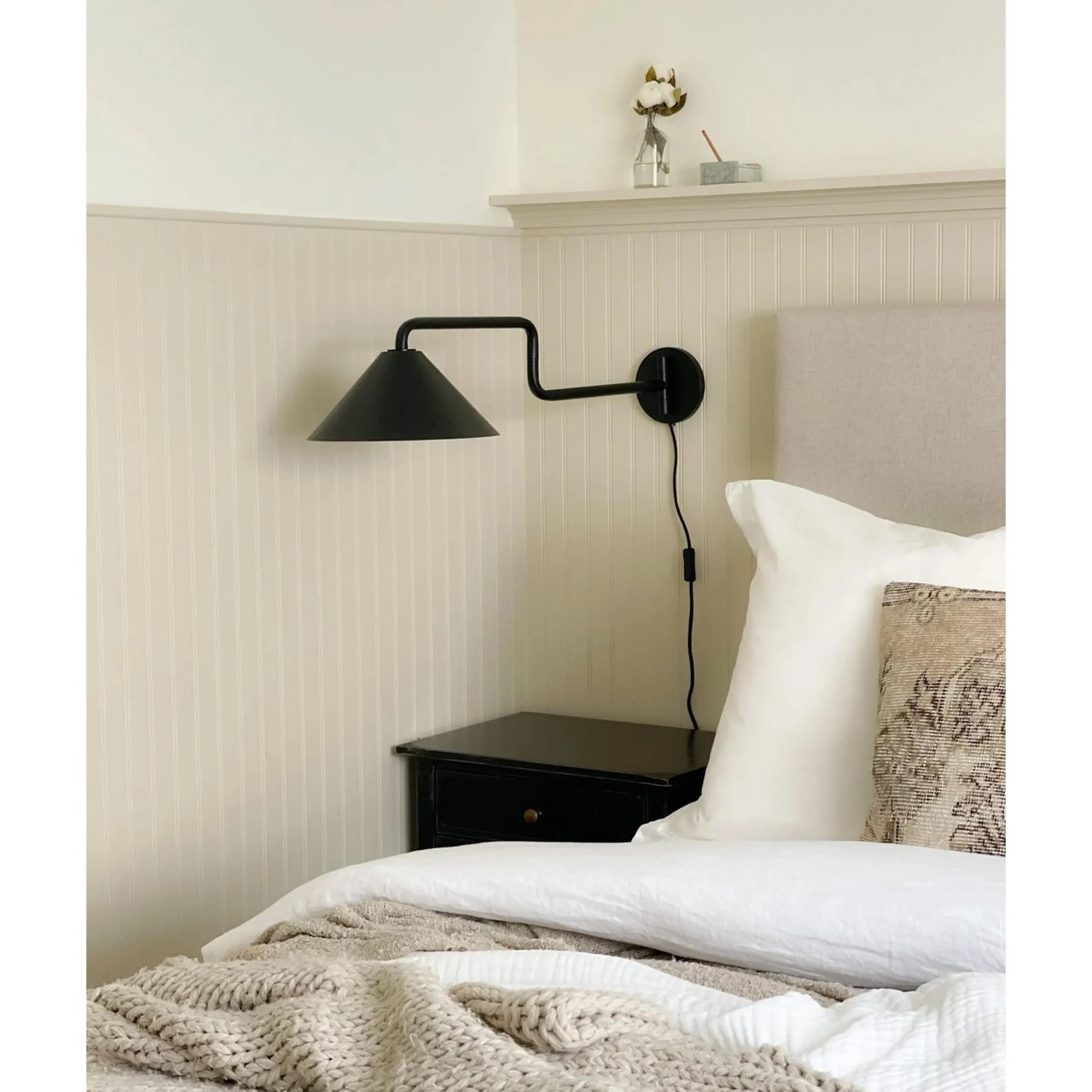 Thao Swing Arm Sconce