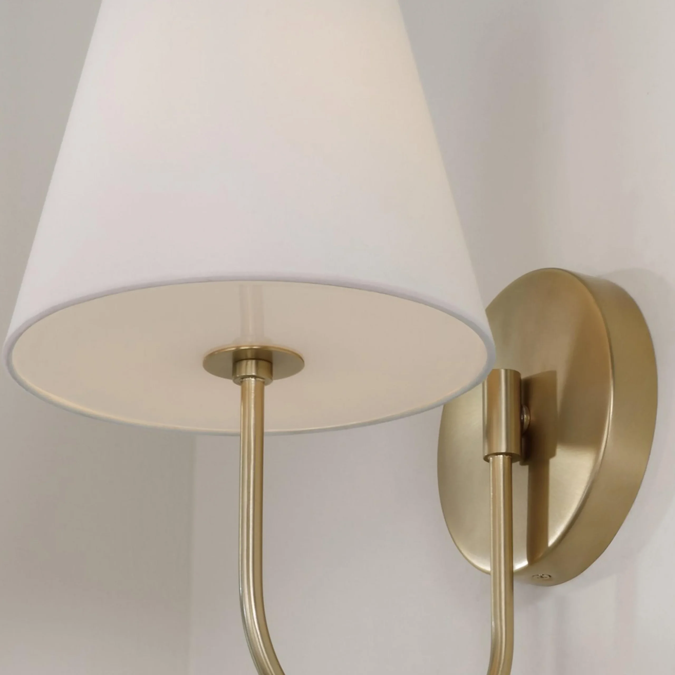 Thyia Sconce