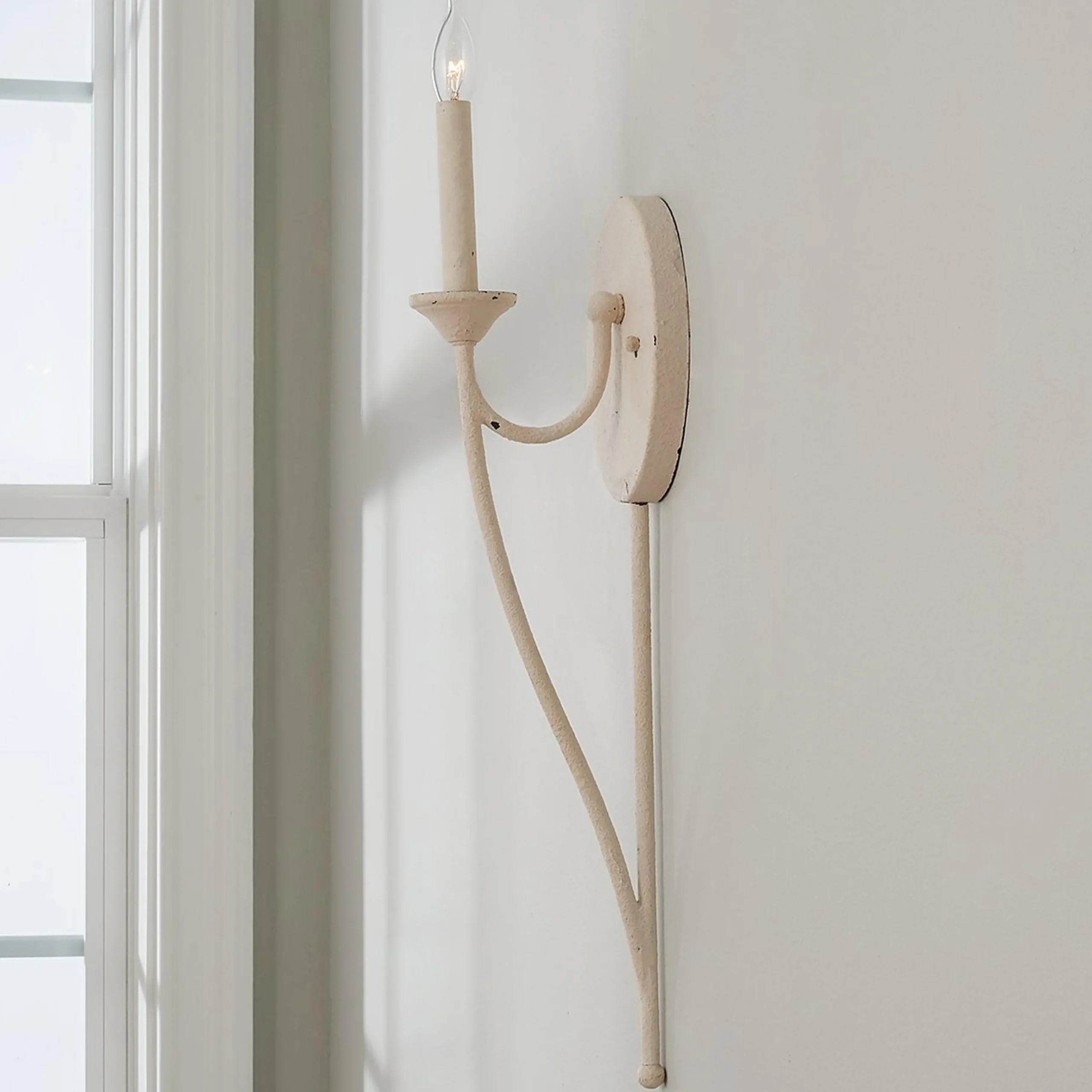 Transitional Colonial Wall Sconce