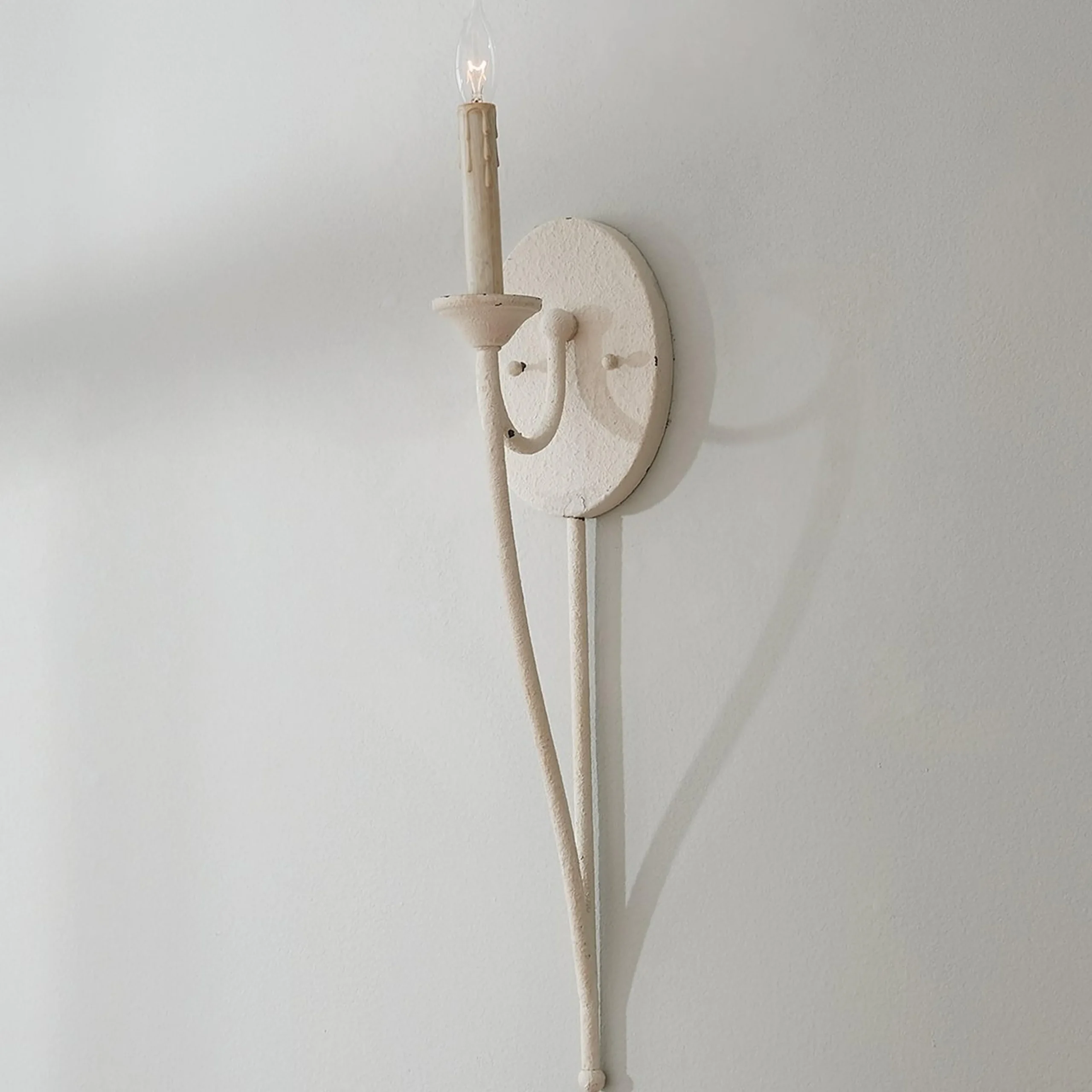 Transitional Colonial Wall Sconce