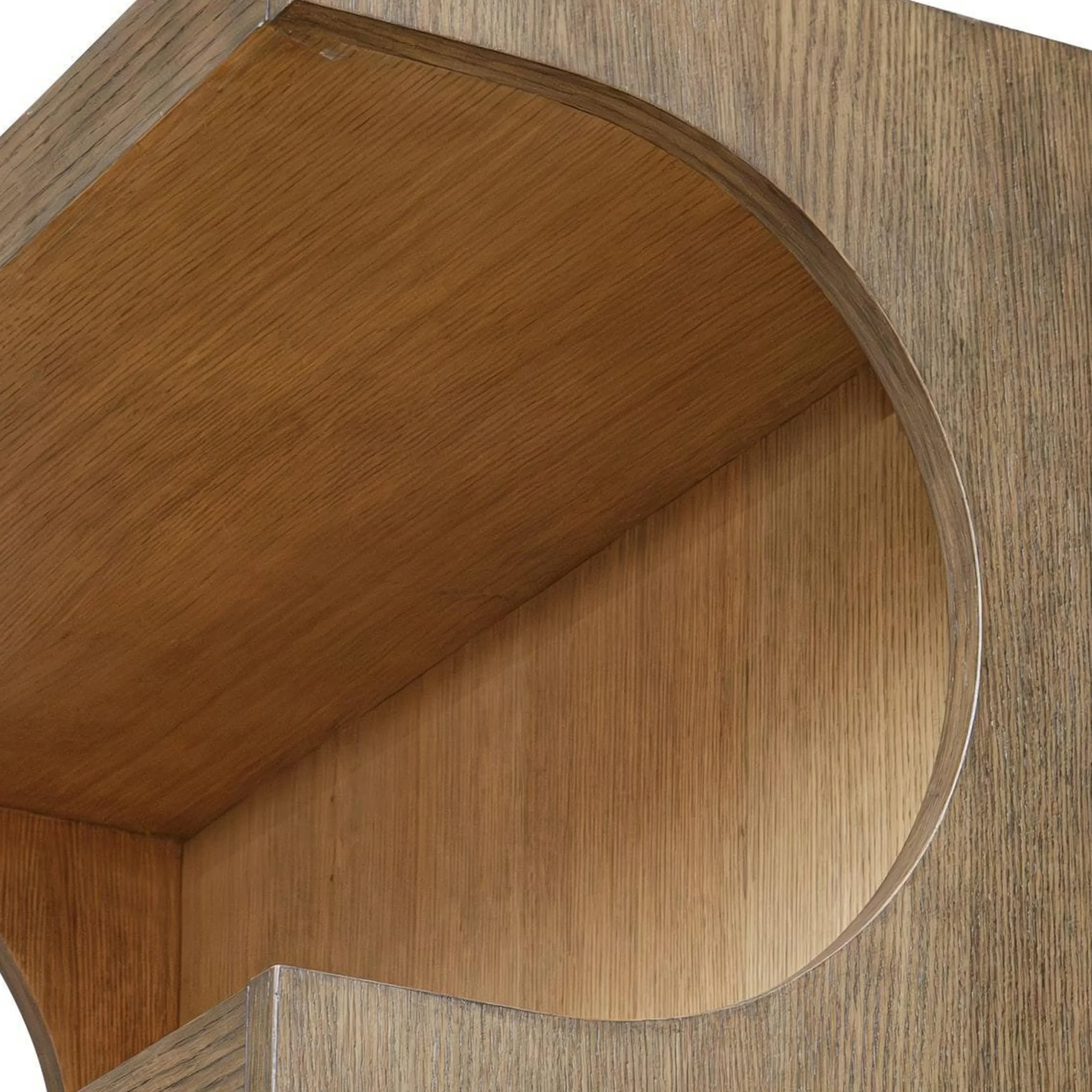 Triumph Etagere