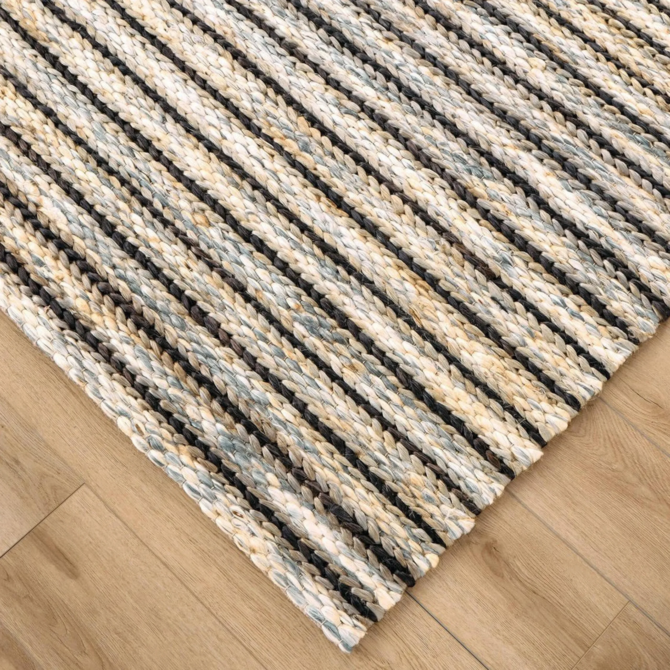 Usulutan Handwoven Indoor / Outdoor Rug