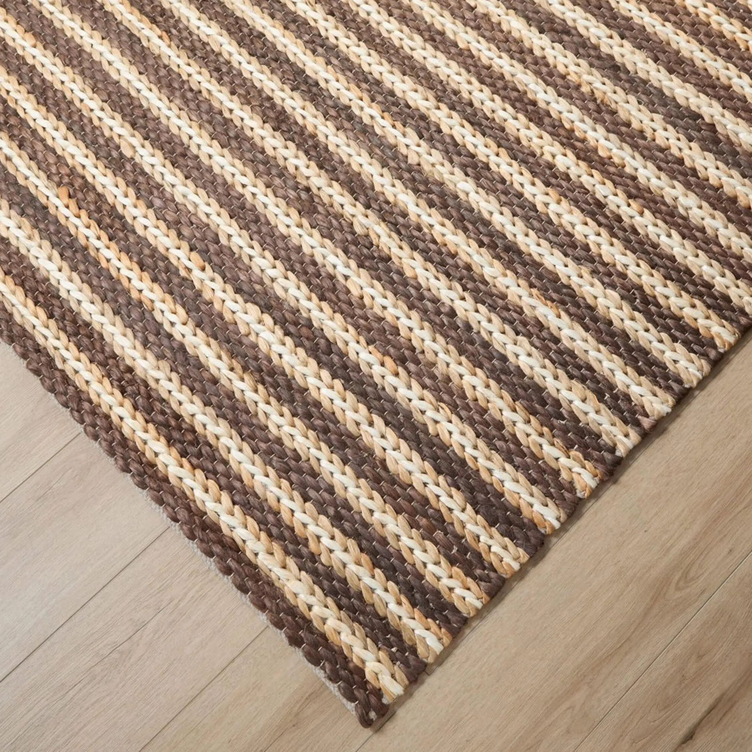 Usulutan Handwoven Indoor / Outdoor Rug