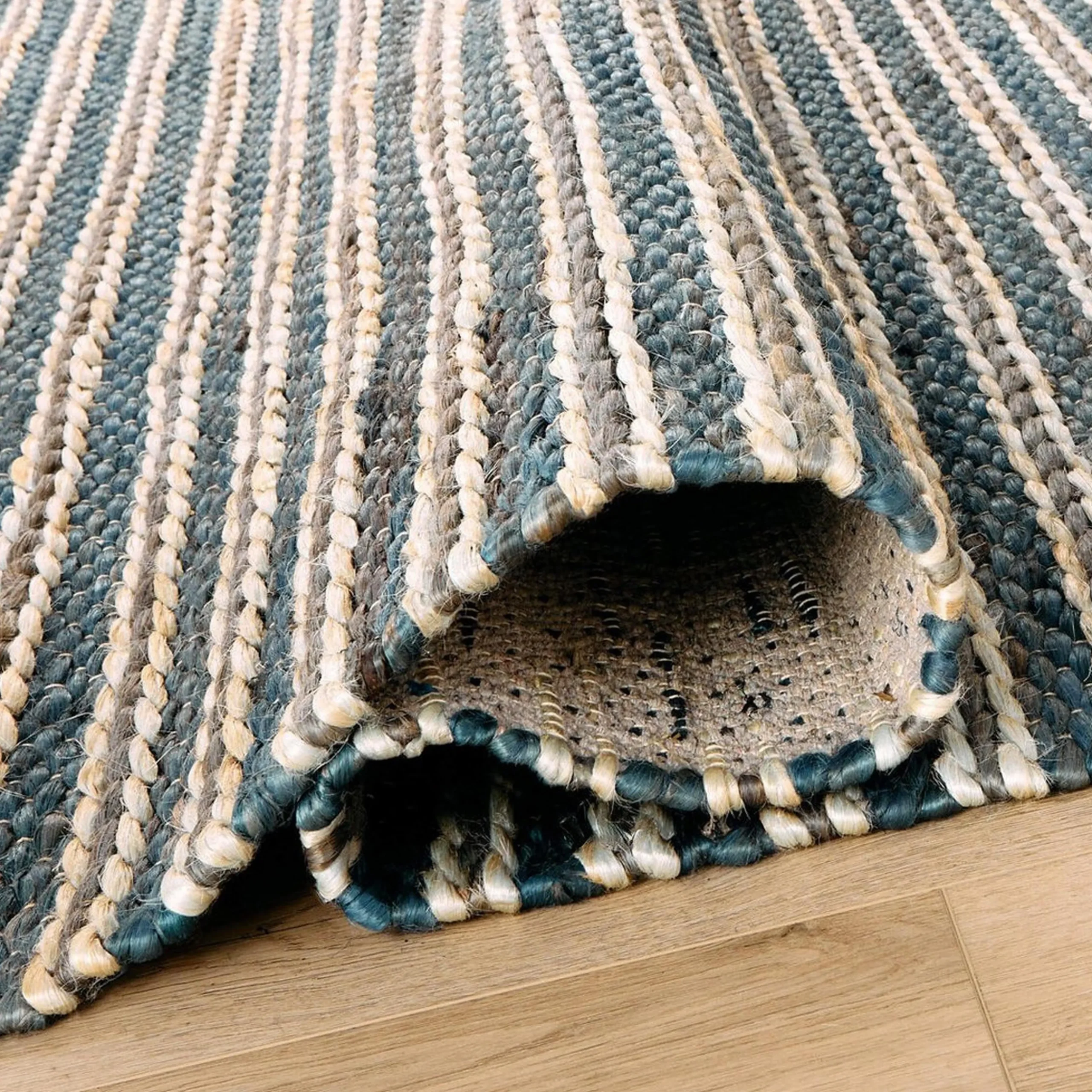Usulutan Handwoven Indoor / Outdoor Rug
