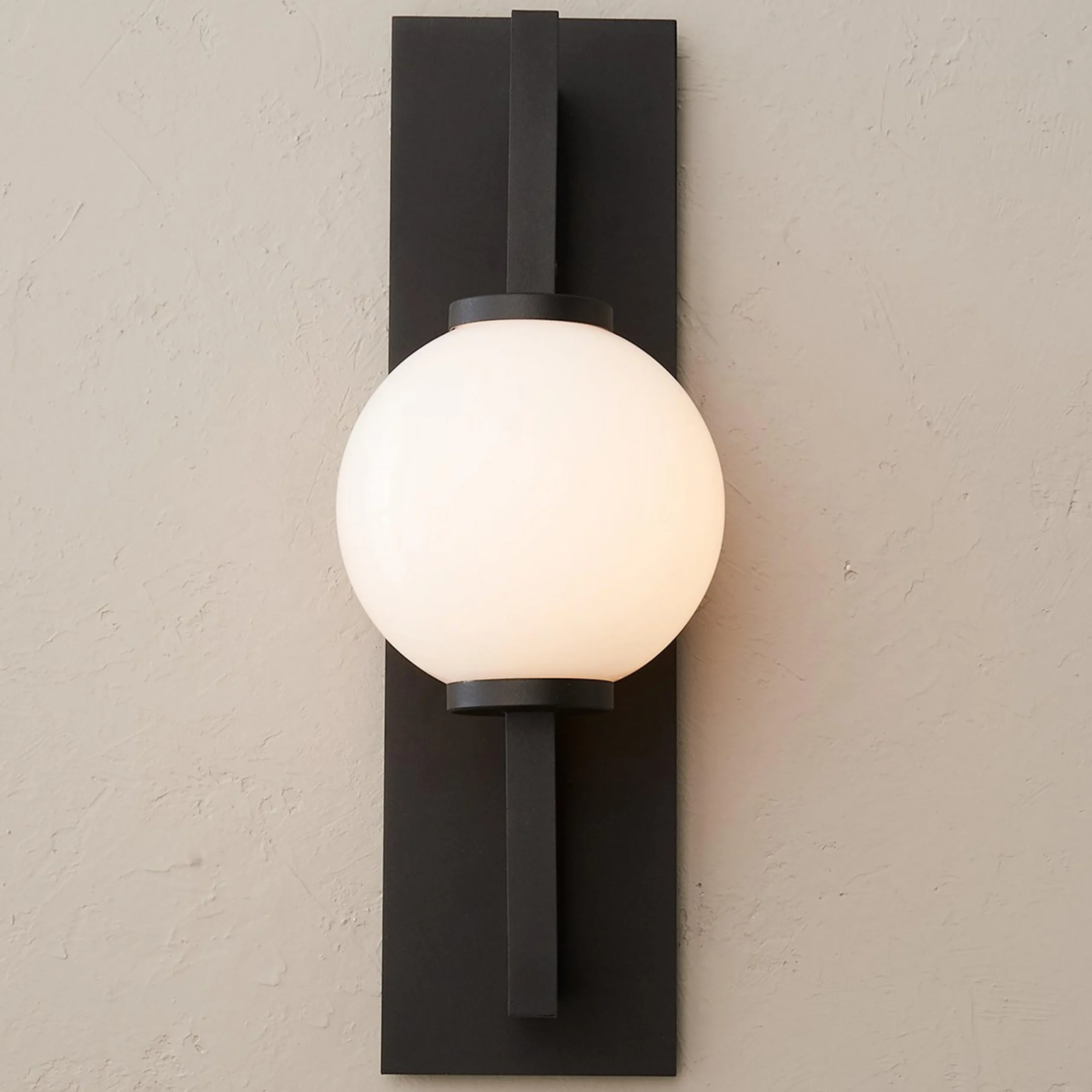 Veritas Outdoor Sconce - Medium
