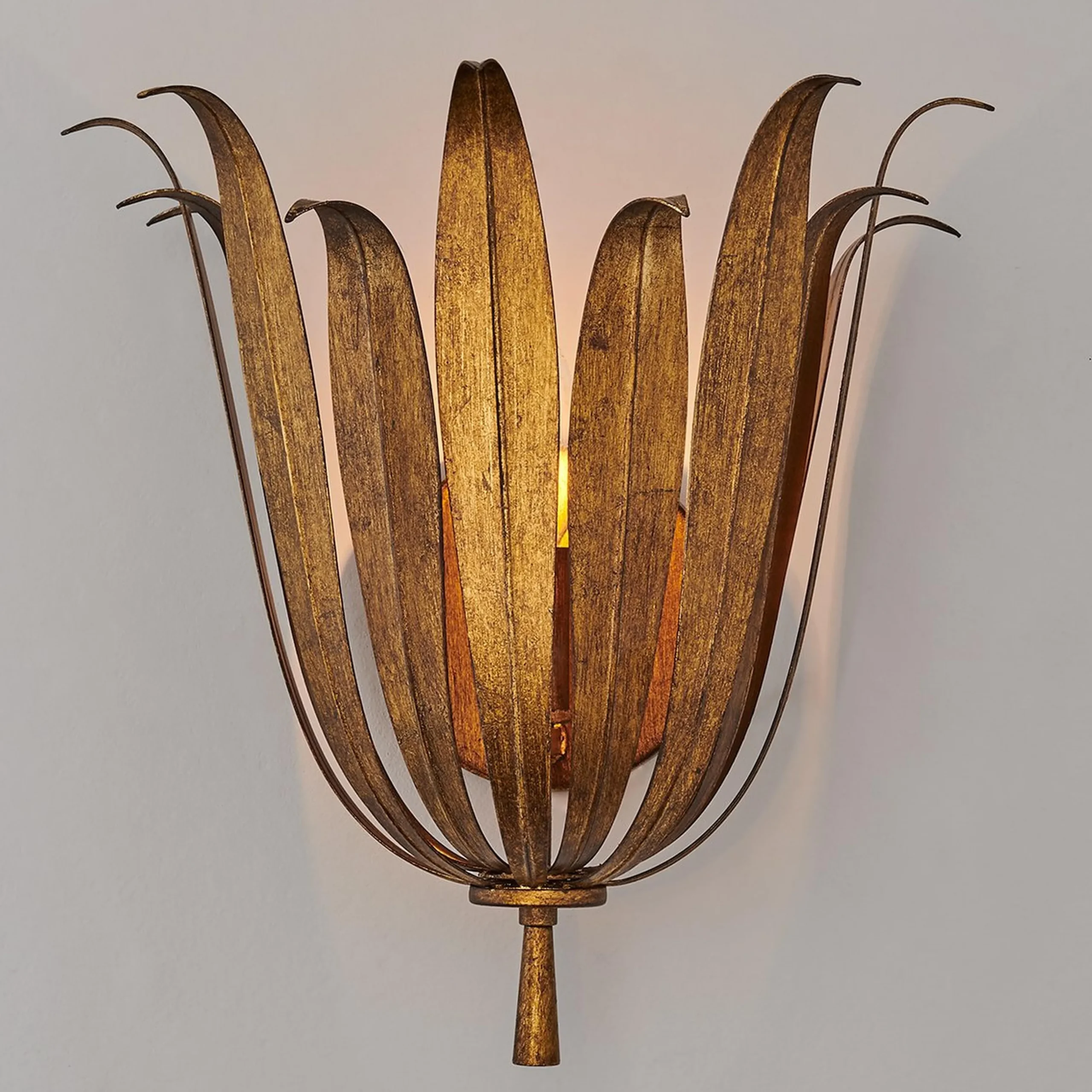 Vicenzio Leaf Sconce