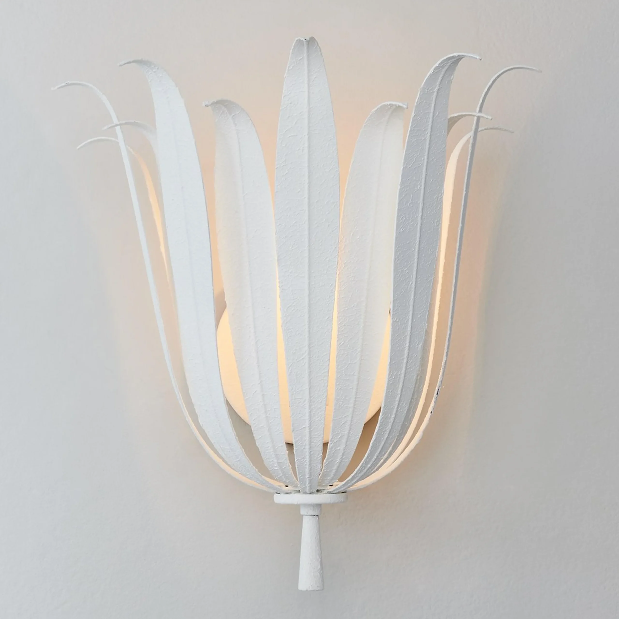 Vicenzio Leaf Sconce