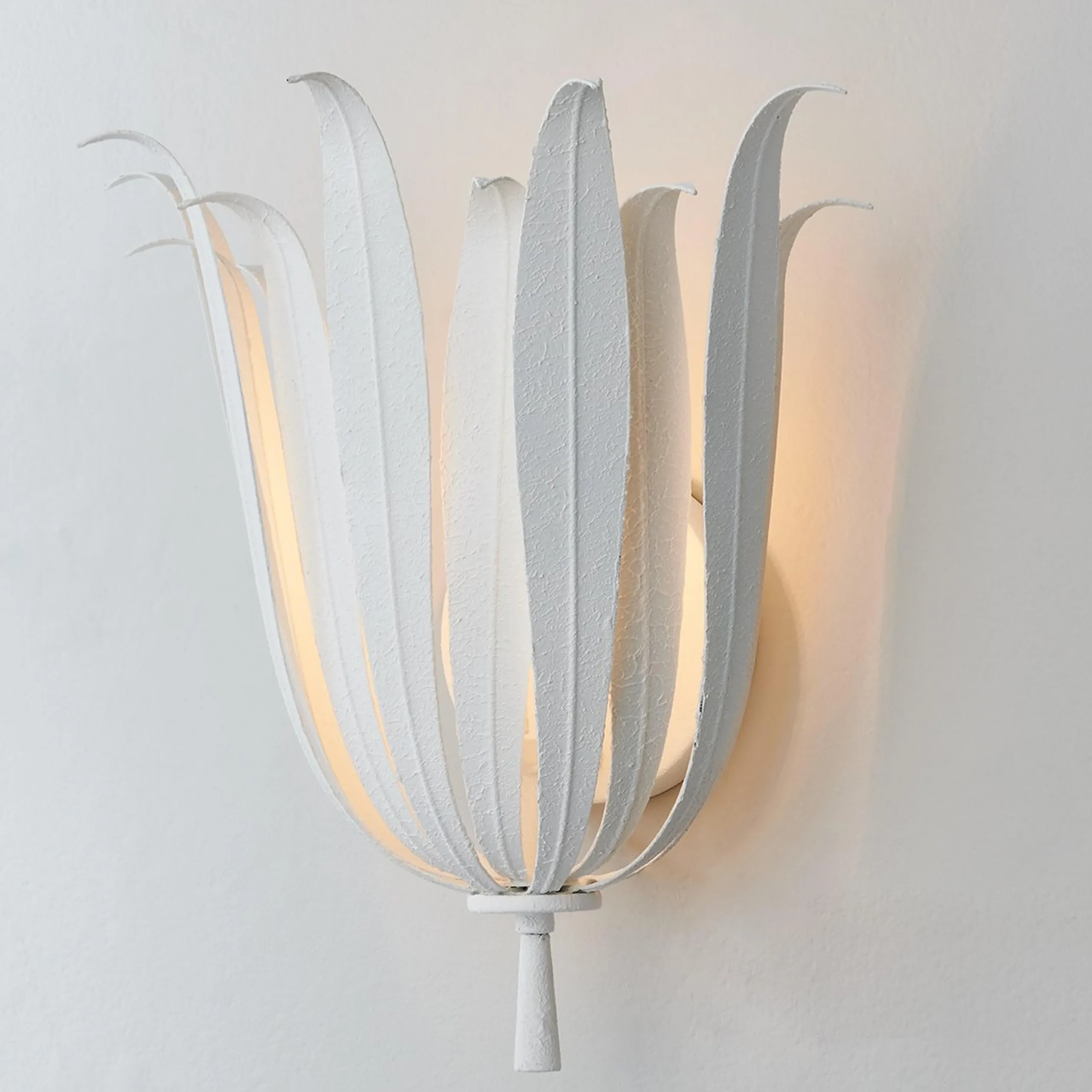 Vicenzio Leaf Sconce