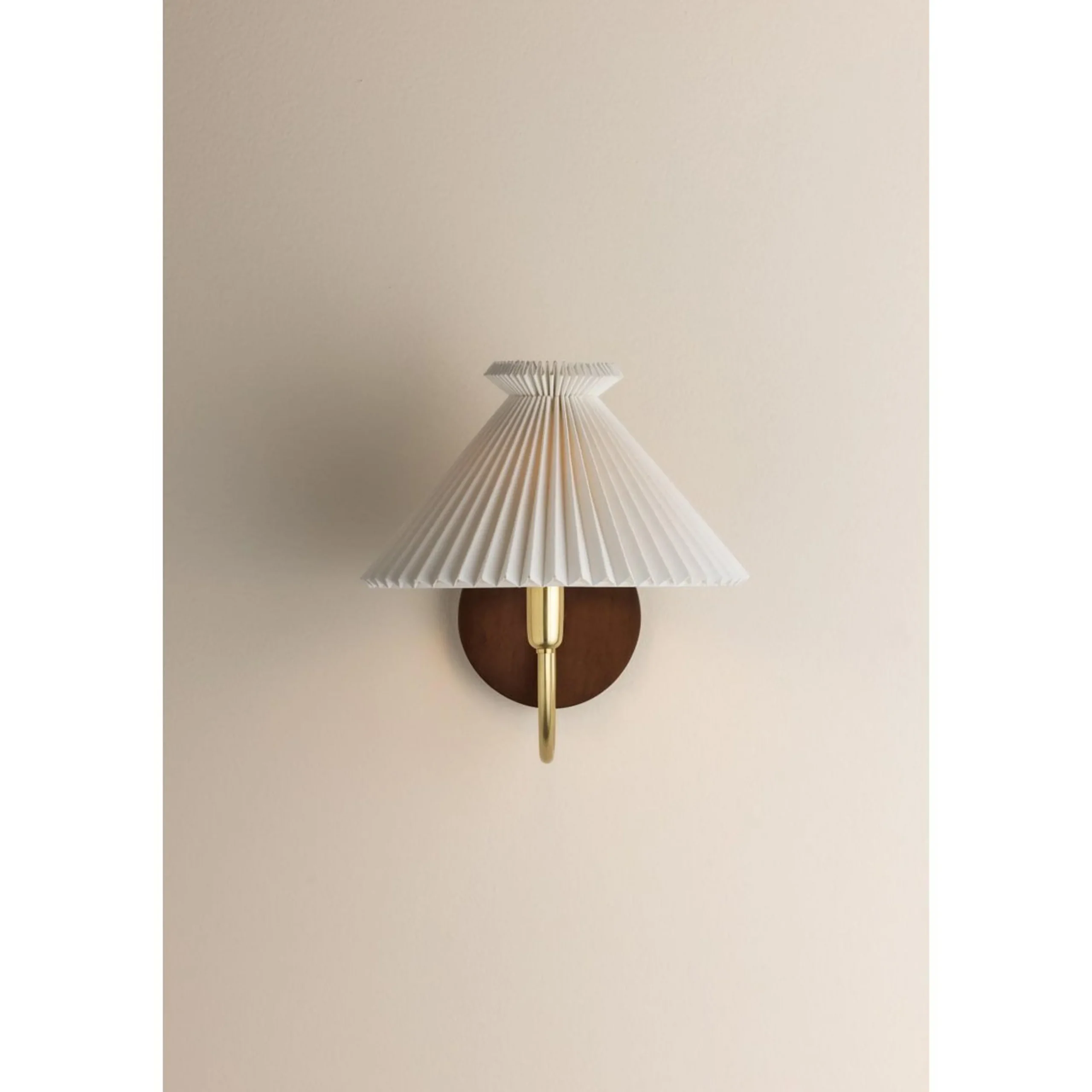 Voluminous Sconce