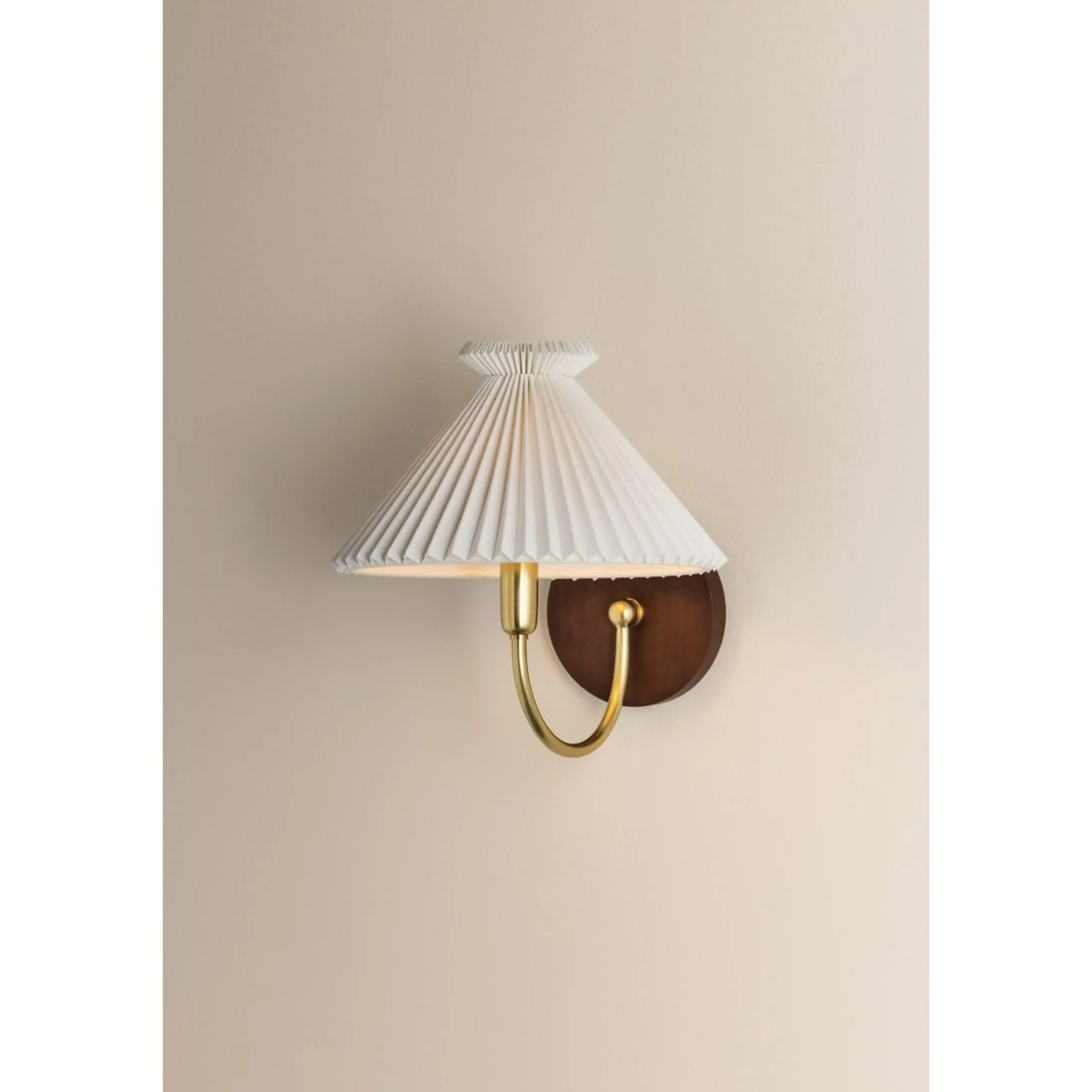 Voluminous Sconce