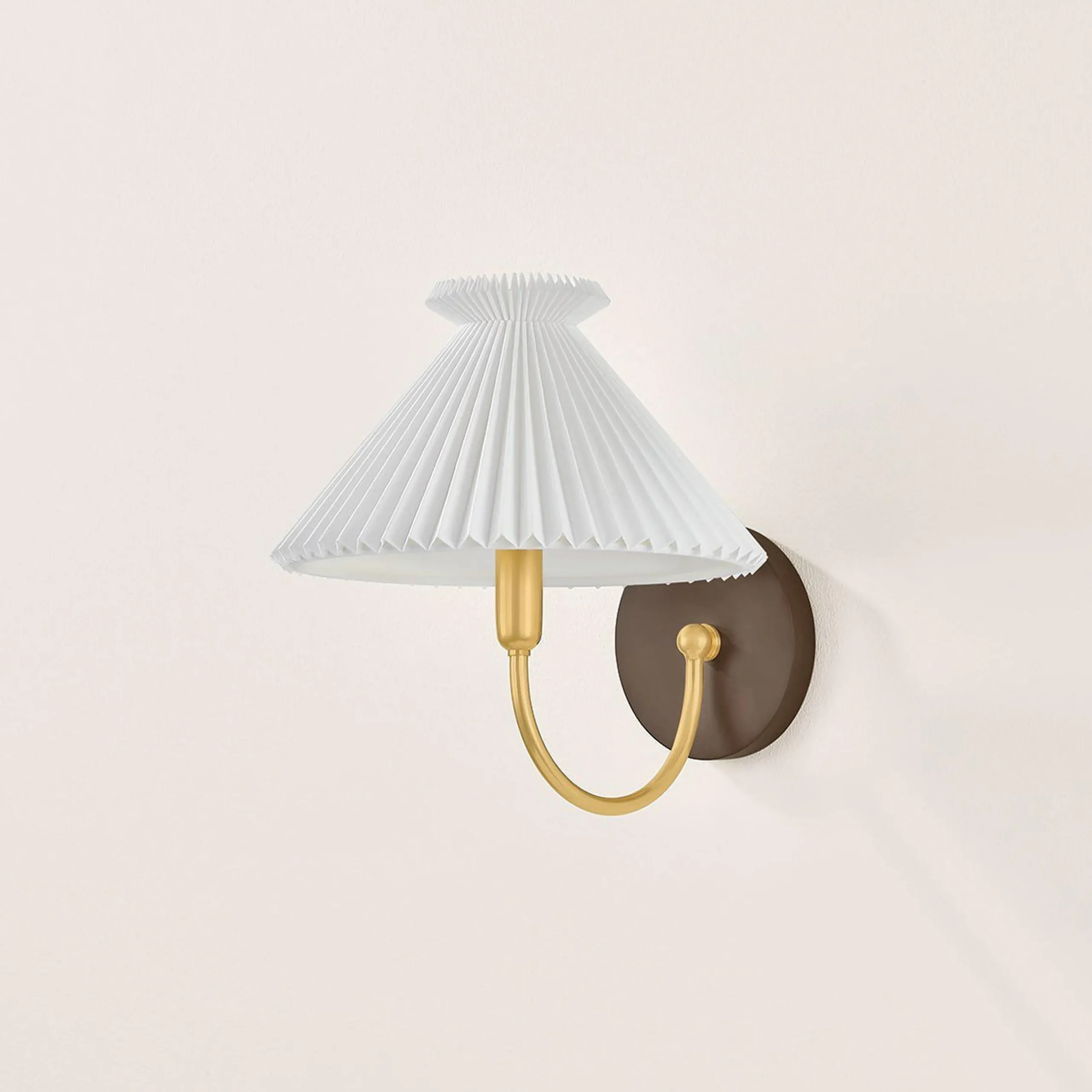 Voluminous Sconce
