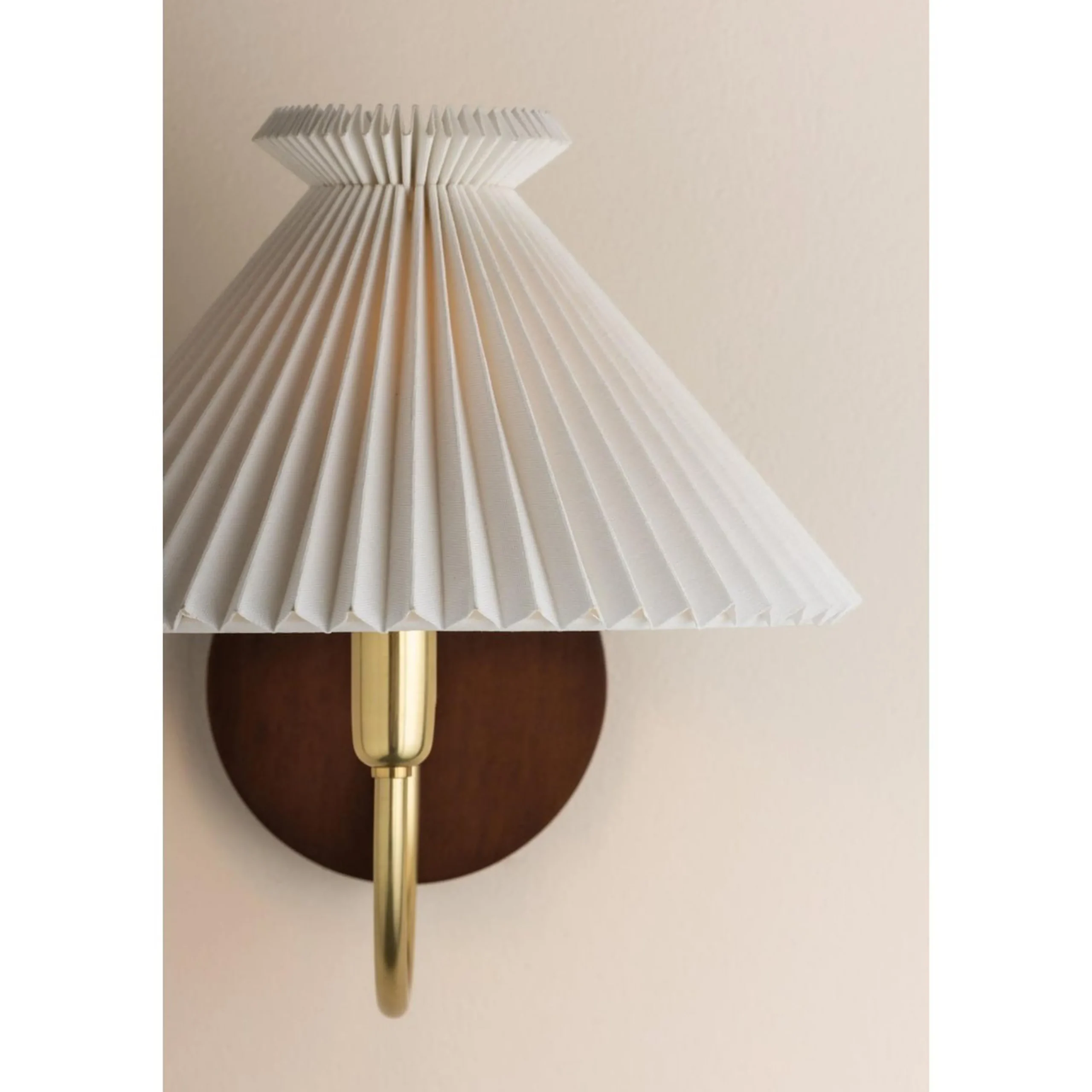 Voluminous Sconce