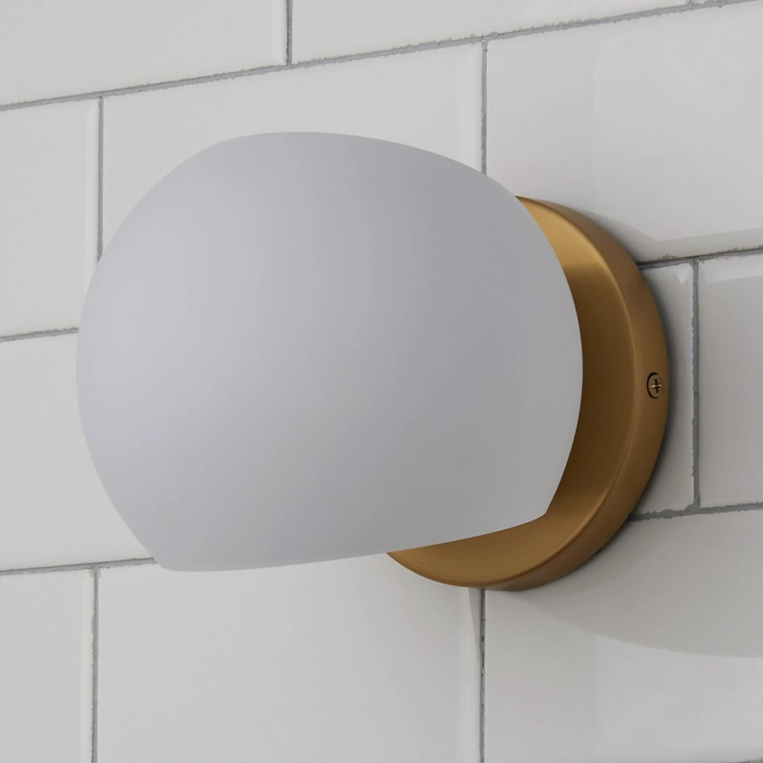 Xaviero Glass Bath Sconce - Opal