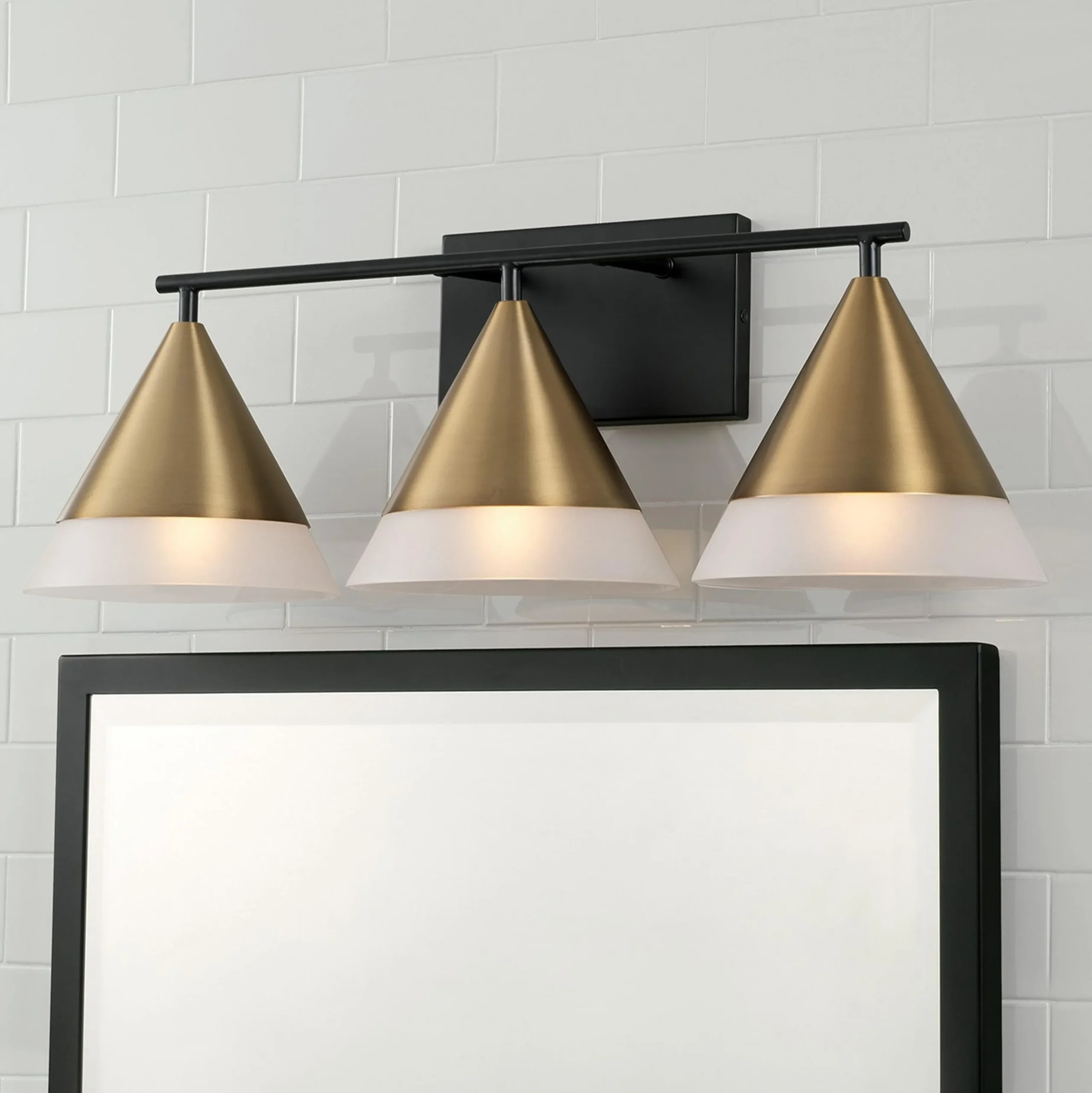 Ylva Vanity Light