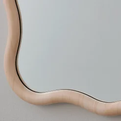 Zawi Mirror
