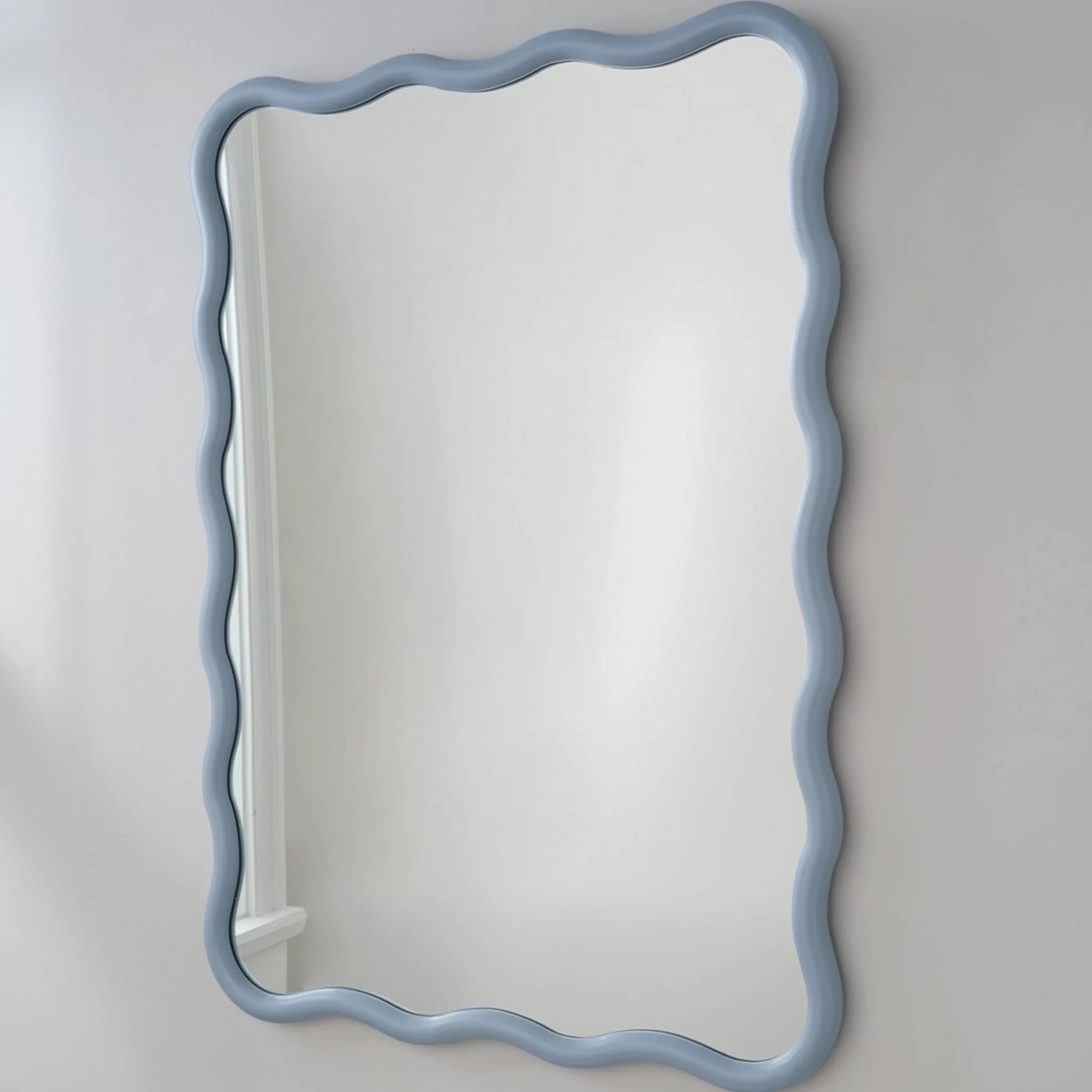 Zawi Mirror